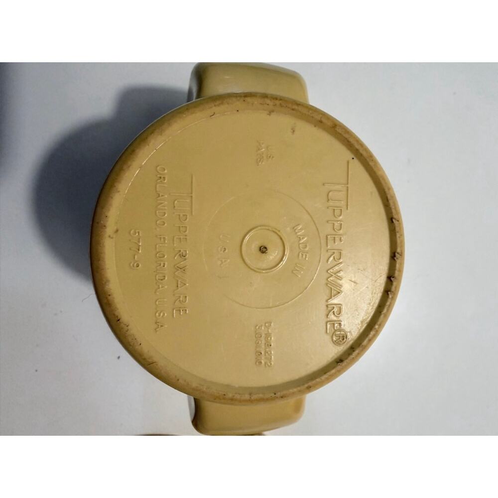 Vintage Tupperware Sugar Container Yellow Flip Lid USA - Picture 4 of 4